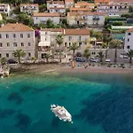 Nice Home In Vela Luka With Wifi Hébergement de vacances